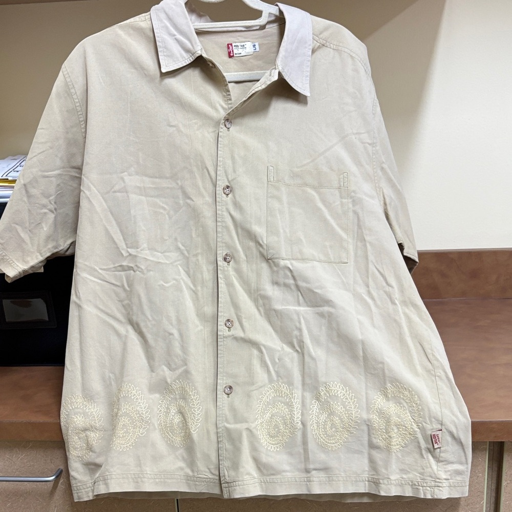 Levi’s Red Tab Beige Short Sleeve Shirt with Embroidery Detail Button Down Shirt